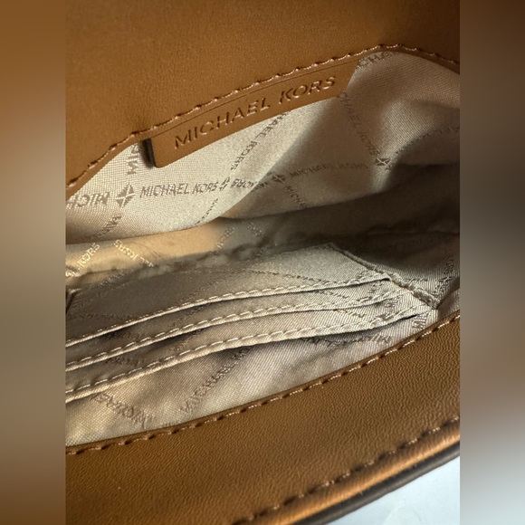 NWOT- Michael Kors Small Crossbody Bag with dust bag - Picture 4 of 12